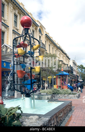 Nordinsel Wellington: Eimer Brunnen in Cuba Street Mall, eine Fußgängerzone auf der Westseite der Innenstadt Stockfoto