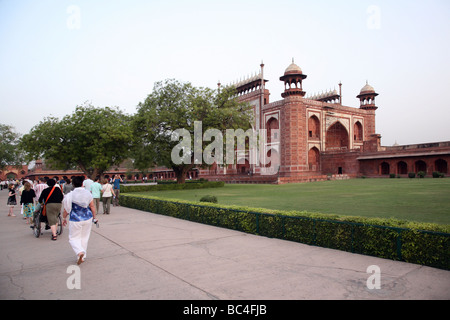 Der Eingang Tor zum Taj Mahal in Agra Komplex Stockfoto