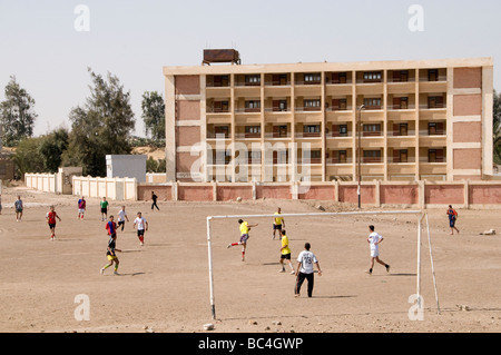 Fußball spielen Fußball Sport Kairo Ägypten ägyptische Stockfoto