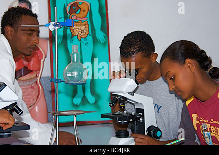 Studierende Wissenschaft in Addis Abeba in Äthiopien am Horn von Afrika Stockfoto