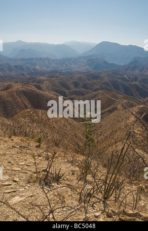 Schroffe Berge und Landschaften im Bereich von Sierra Gorda in Querétaro in Mexiko Stockfoto