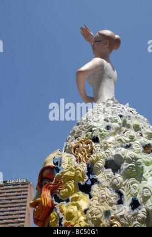 Fogueres, Las Hogueras de San Juan / San Juan Fiesta, Alicante, Comunidad Valenciana, Spanien Stockfoto