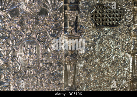 Silber verzierte Truhe in der Catedral Nueva, Plaza De La Catedral, Cádiz, Andalusien, Spanien Stockfoto