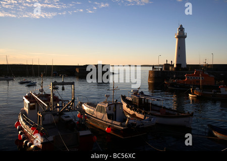 Donaghadee Hafen und Leuchtturm County down Nordirland Vereinigtes Königreich Stockfoto