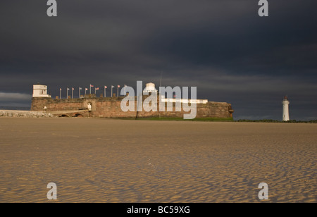 Fort Perch Rock und Leuchtturm, New Brighton, Wirral Stockfoto