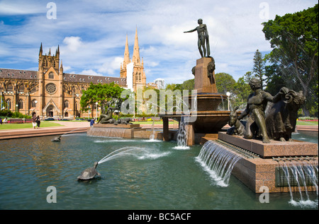 Archibald Springbrunnen und Str. Marys Kathedrale Hyde Park Sydney New South Wales Australien Stockfoto