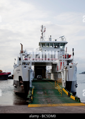 MV Loch Shira, Largs, MIllport (Isle of Cumbrae) Roll-on, roll off Fähre. Stockfoto