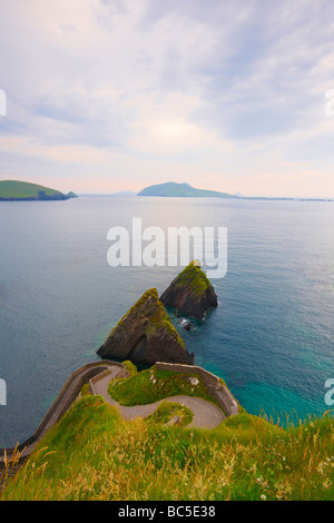 Fußweg zum Dunquin Pier auf der Dingle-Halbinsel, Co.Kerry, Irland Stockfoto