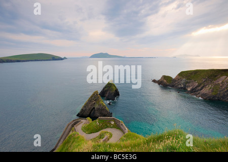 Fußweg zum Dunquin Pier auf der Dingle-Halbinsel, Co.Kerry, Irland Stockfoto