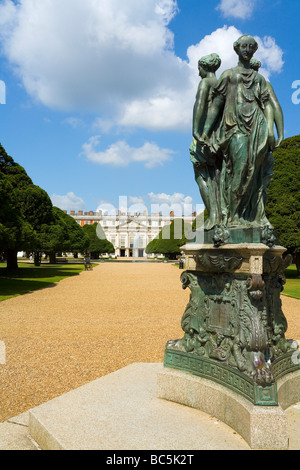 Hampton Court Palace und Gärten Surrey West London Stockfoto