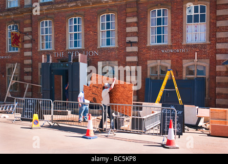 Auffallend einen temporäre Film set in Lacock UK Stockfoto