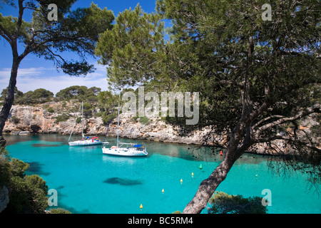 Segelboote bei Cala Pi. Insel Mallorca. Balearischen Inseln. Spanien Stockfoto