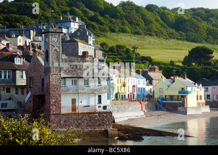 Ein Blick auf Kingsand in Cornwall aus dem benachbarten Dorf Cawsand, UK an einem warmen sonnigen Sommern Nachmittag Stockfoto