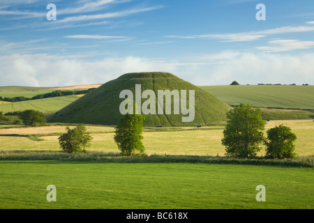 Silbury Hill in der Nähe von Avebury Wiltshire England UK Stockfoto