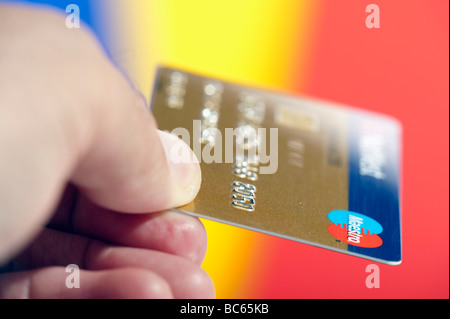 "Credit Card" in die Hände, Kassierer Stockfoto