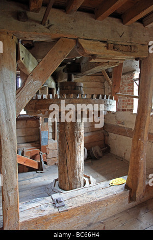 Getriebe Räder in Seite eine Wassermühle. Stockfoto