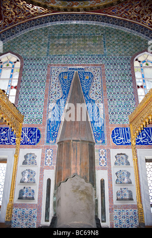 Türkei, Istanbul, Topkapi-Palast, herrliche Mihrab blauen Fliesen Muster & Kalligraphie Tafeln mit Zitaten aus dem Koran Stockfoto