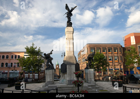 der Diamant und Krieg-Gedenkstätte in der Altstadt der ummauerten Stadt von Derry Grafschaft Londonderry Nordirland Vereinigtes Königreich Stockfoto