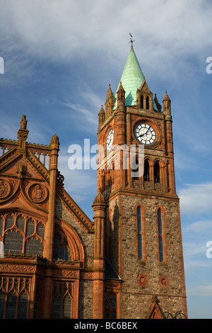der Uhrturm von Derrys Guildhall County Derry Nordirland Vereinigtes Königreich Stockfoto