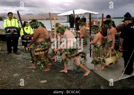 Maori Knochen sind geglaubt, um der ursprünglichen Siedler nach Neuseeland, zurückgekehrt und umgebettet Wairau Bar, Marlborough Stockfoto