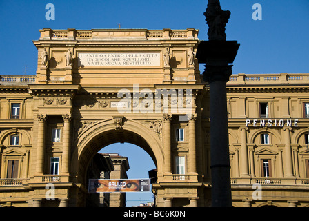 Piazza della Repubblica Platz triumphal Bogen Florenz Italien Stockfoto