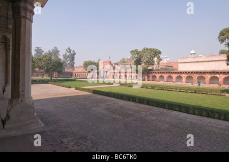 Agra Fort, Roten Fort, Shah Jahan Private Ferienwohnungen mit Blick auf den Fluss Yamuna, Palastgebäude, Agra, Uttar Pradesh, Indien. Stockfoto