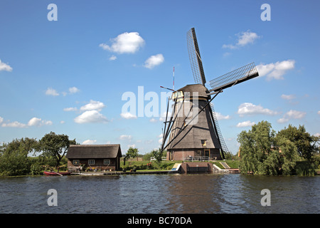 Niederländischen Top-Wheeler Windmühle am Kinderdijk Niederlande Europa Stockfoto