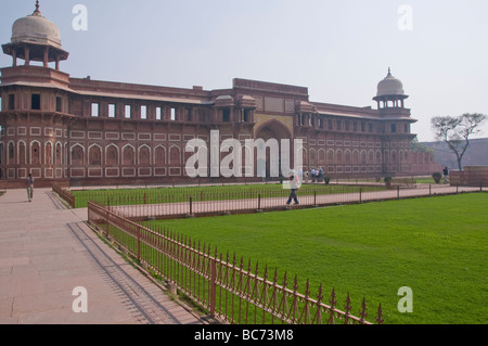 Agra Fort, Roten Fort, Shah Jahan Private Ferienwohnungen mit Blick auf den Fluss Yamuna, Palastgebäude, Agra, Uttar Pradesh, Indien. Stockfoto