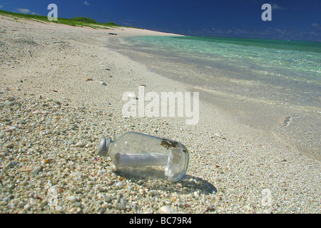 Beachten Sie in der Flasche. Gefunden Sie 17. September 2002 auf Laysan Insel. (Ursprünglich ins Meer vor Japan 1987) Stockfoto