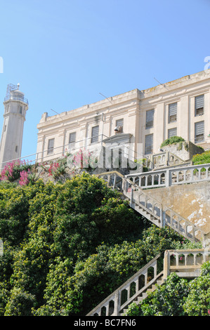 Zell-Haus und Leuchtturm auf Alcatraz, San Francisco, Kalifornien Stockfoto