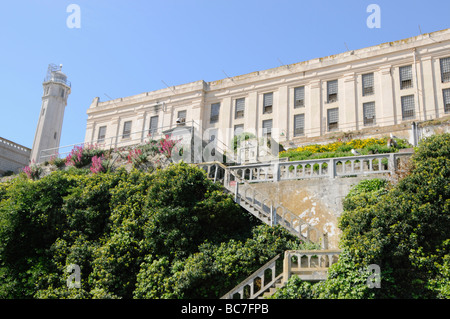 Zell-Haus und Leuchtturm auf Alcatraz, San Francisco, Kalifornien Stockfoto