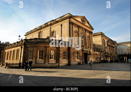 GESAMTANSICHT VON DER AUßENSEITE DER RÖMISCHEN BÄDER IN BATH Stockfoto