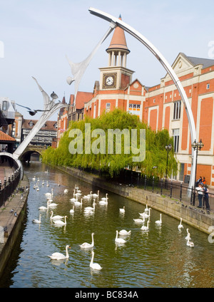 Das Waterside-Einkaufszentrum, befindet sich auf dem Fluss Witham in Lincoln City Centre, Lincolnshire England UK Stockfoto