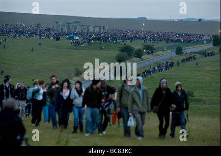 Stonehenge-Sonnenwende Sommer Hippies Druiden 21. Juni 2009 Masse Stockfoto