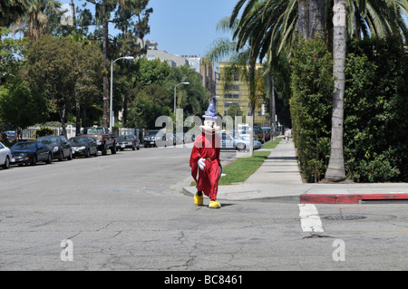 Mickey Mouse kommt zu Fuß entlang in Hollywood, Los Angeles, Kalifornien Stockfoto