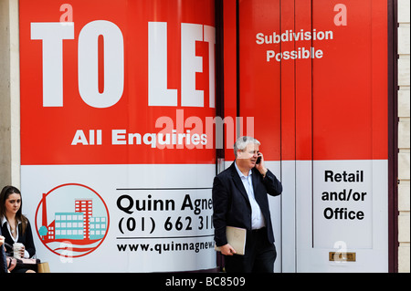 Große Immobilien-Makler, lassen Sie Eigentum anmelden Grafton Street Dublin Irland Stockfoto