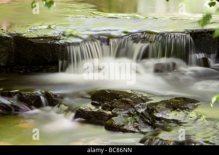 Wasserfälle auf Bogen Lee Beck Bowlees Teesdale England Stockfoto