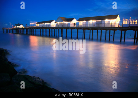 Abenddämmerung Southwold Pier bei Nacht Southwold Stadt Suffolk County England UK Stockfoto