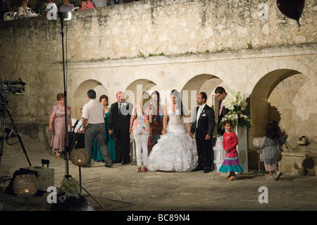 Zypern Lysos A typisch zypriotische griechische Hochzeit auf dem Stadtplatz Stockfoto