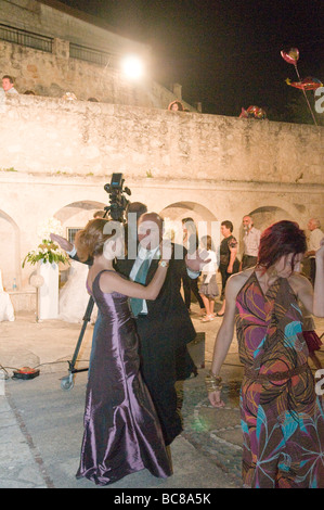 Zypern Lysos A typisch zypriotische griechische Hochzeit auf dem Stadtplatz Stockfoto