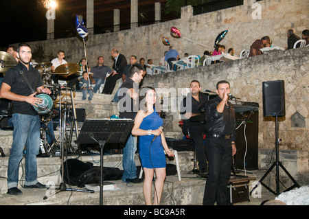 Zypern Lysos A typisch zypriotische griechische Hochzeit auf dem Stadtplatz Stockfoto