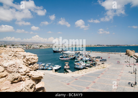 Zypern Paphos die Bucht und den Hafen von der Burg von Paphos aus gesehen Stockfoto