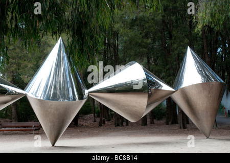 National Gallery Skulpturengarten, Zapfen von Bert Flugelman, Canberra, ACT, Australien Stockfoto