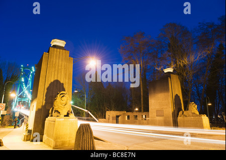 Lichtspuren auf Lions Gate Bridge Vancouver British Columbia Kanada Stockfoto