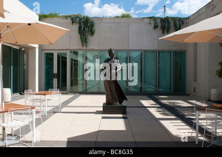 New Parliament House, Statue von Königin Elisabeth, Canberra, ACT, Australia Stockfoto