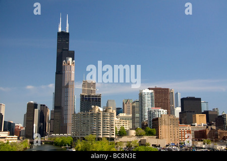 Willis Tower, früher bekannt als die Sears Tower befindet sich auf dem Chicago River in Chicago Illinois USA Stockfoto