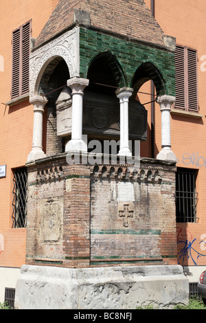 Grab von Egidio Foscarari 1289 in der Nähe der Basilika San Domenico Piazza San Domenico Bologna Stockfoto