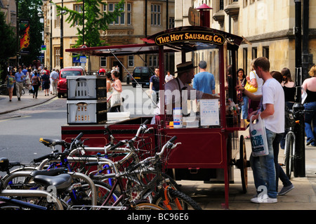 Die heiße Wurst Hot Dog Verkäufer in Sidney Street Cambridge England Uk Stockfoto