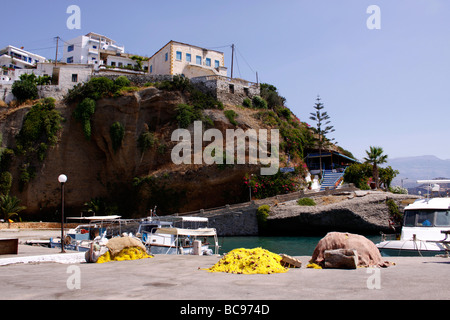 NOSTALGISCHER HAFEN VON AGIA GALINI AUF DER GRIECHISCHEN INSEL KRETA. 2009 Stockfoto