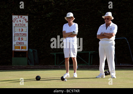 Rasen-Schalen-Match bei Colemans Luke East Sussex Stockfoto